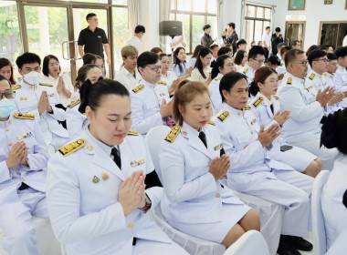 จังหวัดอุทัยธานีจัดพิธีเจริญพระพุทธมนต์และทำบุญถวายเป็นพระกุศลแด่ สมเด็จพระเจ้าลูกยาเธอ เจ้าฟ้าทีปังกรรัศมีโชติ มหาวชิโรตตมางกูร สิริวิบูลยราชกุมารเนื่องในโอกาสวันคล้ายวันประสูติ ... พารามิเตอร์รูปภาพ 8