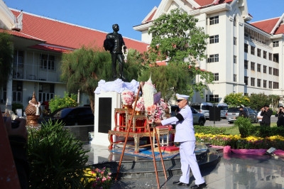 ร่วมพิธีวางพวงมาลาถวายราชสักการะ ... พารามิเตอร์รูปภาพ 1