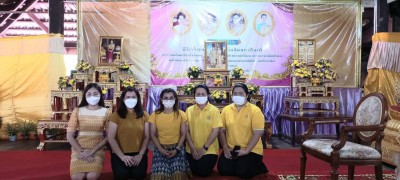 ร่วมพิธีเจริญพระพุทธมนต์เฉลิมพระเกียรติพระบาทสมเด็จพระเจ้าอยู่หัว สมเด็จพระนางเจ้าสิริกิติ์ พระบรมราชินีนาถ พระบรมราชชนนีพันปีหลวง สมเด็จพระนางเจ้าฯ ... พารามิเตอร์รูปภาพ 1