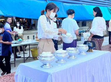 ทำบุญตักบาตรอาหารคาวหวานตามโครงการเข้าวัดฟังธรรมวันธรรมสวนะ พารามิเตอร์รูปภาพ 6