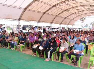 ร่วมพิธีเปิดเวทีรณรงค์สร้างการรับรู้และการเรียนรู้การเกษตรที่เป็นมิตรกับสิ่งแวดล้อม (Green Day) ... พารามิเตอร์รูปภาพ 6